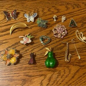 Lot of Vintage Pins & Brooches Flower Music Holiday Fruit 60’s 70’s 80’S
